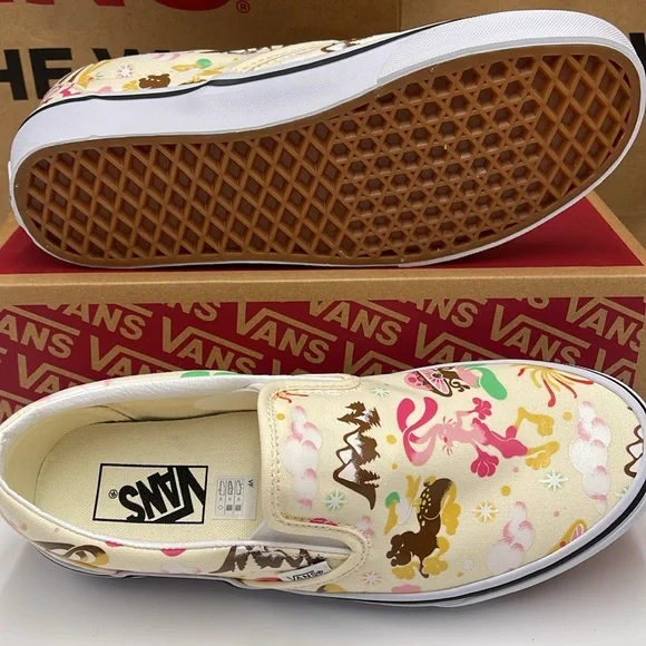 Vans Men’s Classic Slip-On Get Outdoors Classic White
VN000BVZFRL
Sne… - Picture 4 of 16